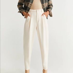 Mango Regina Dart Slouchy Jean Ecru Cream Size 4/36 off white